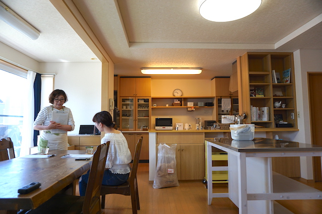 釧路のキッチンスタジオ「tanomana.studio」ママのためのKid'sルーム付きパン教室